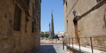 La justícia aixeca la paralització de la retirada del monument franquista de Tortosa