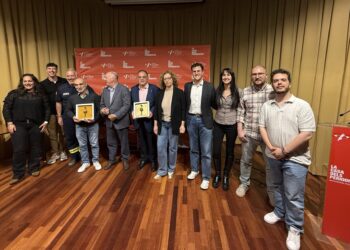 Els periodistes ebrencs premien Bombers i reconeixen la trajectòria de Ximo Rambla