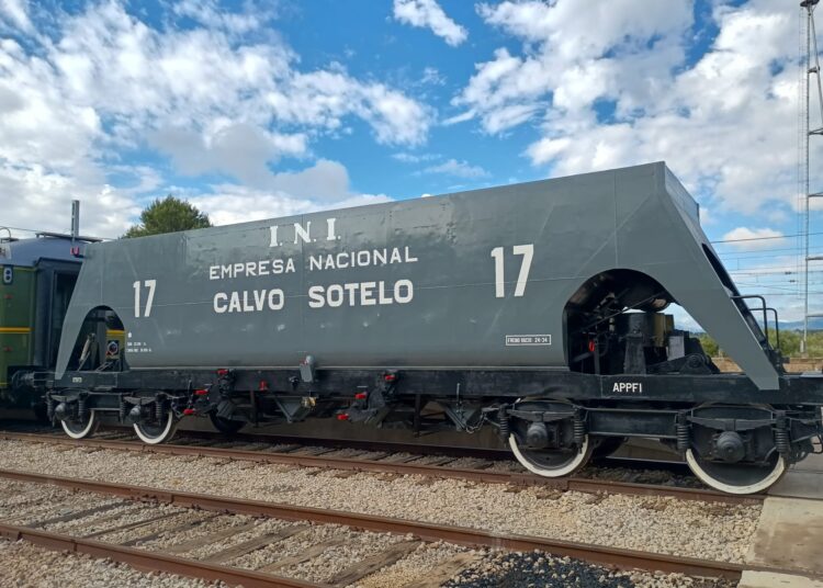 El Museu del Ferrocarril de Móra la Nova incorpora un històric vagó de carbó d’Endesa