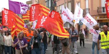 El Primer de Maig torna als carrers de Tortosa amb crítiques a la precarietat laboral i l’habitatge