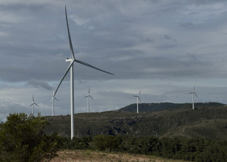 La central eòlica les Colladetes es renova i augmenta un 79% la producció amb només 8 aerogeneradors