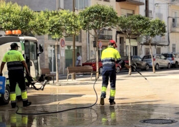 Tres empreses opten al nou contracte de neteja viària d’Amposta