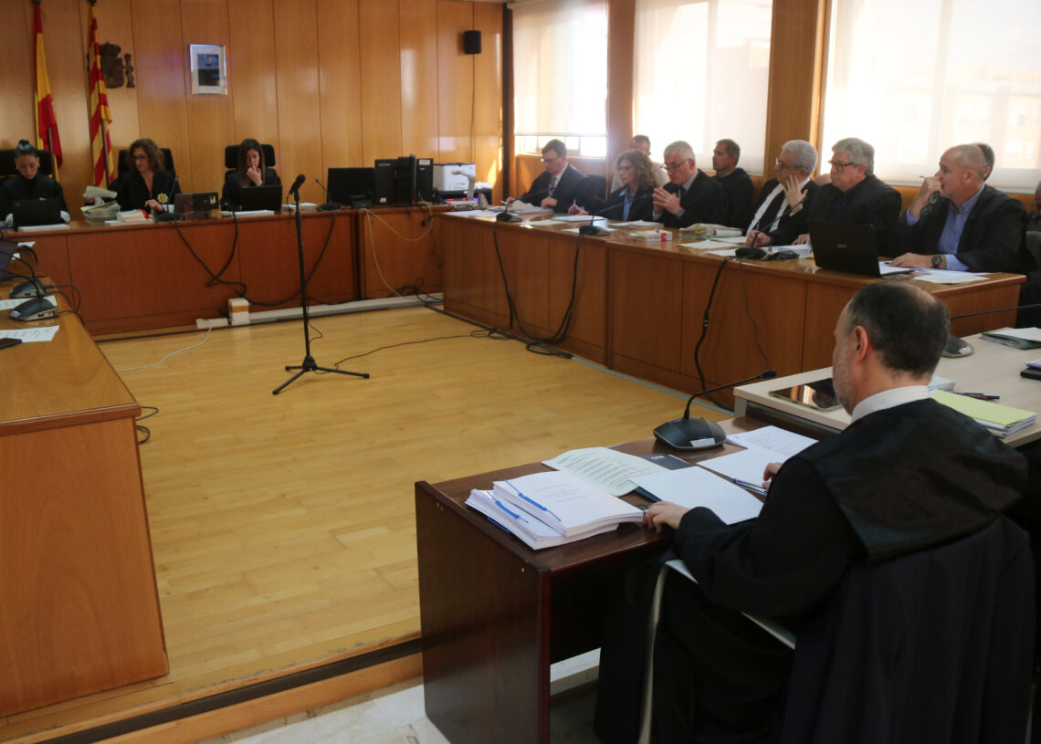 L’expresident i l’extresorer de la Cooperativa de l’Aldea assenyalen l’exgerent com el responsable de la gestió que va precedir la fallida
