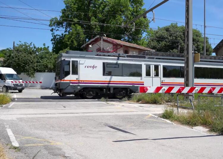 Campredó confia tindre aviat el projecte definitiu per eliminar el pas a nivell amb un viaducte de menor impacte