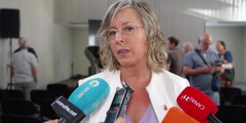 Tortosa vol combatre la calor amb tendals al carrer Sant Blai