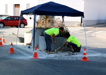 La Ràpita equipa la brigada municipal amb polseres intel·ligents que alerten d’un possible cop de calor
