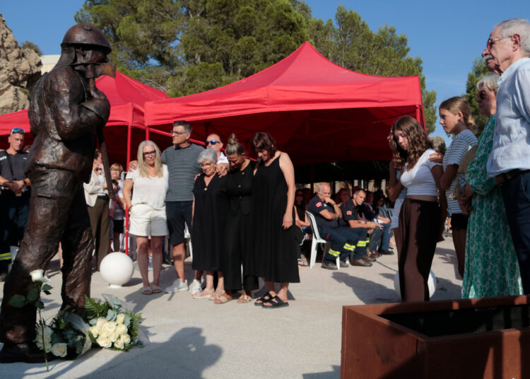 Sentit homenatge al bomber Antonio Serrano quan es compleix un any de la seva mort