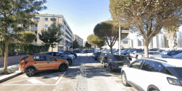 Els Mossos investiguen la punxada de rodes d’una vintena de cotxes a Tortosa la matinada de dilluns
