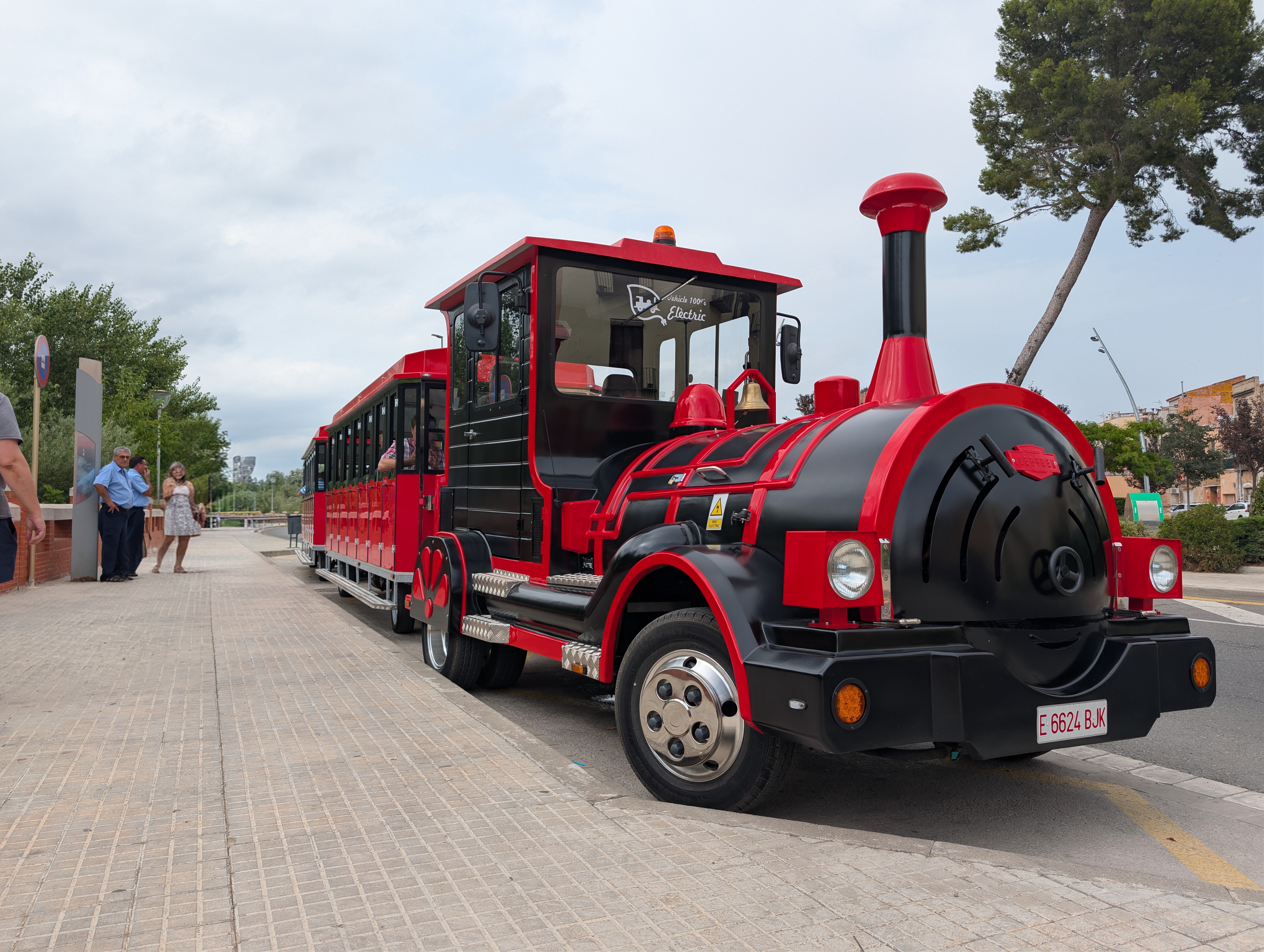 El Carrilet Verd estrena ruta pels atractius de Tortosa