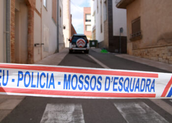 Els Mossos d’Esquadra busquen en un habitatge de Santa Bàrbara un nadó desaparegut
