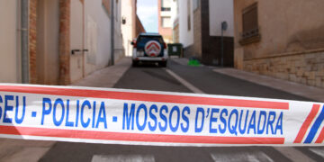 Els Mossos d’Esquadra busquen en un habitatge de Santa Bàrbara un nadó desaparegut