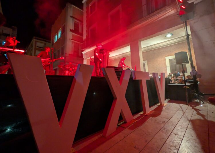 Tortosa recorda Vidal Fusté amb la música de Jordi Évole, emoció i ciclisme