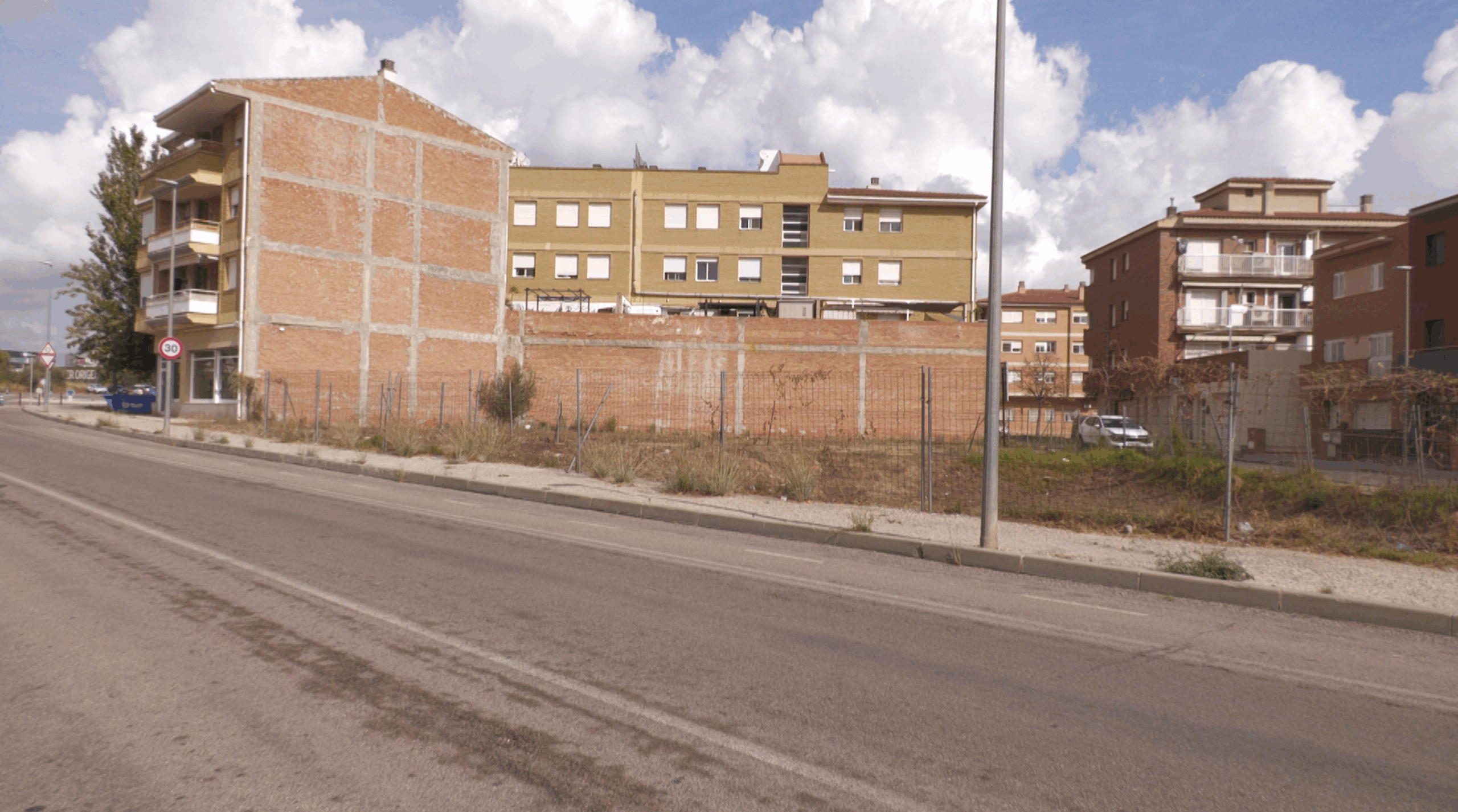 Amposta cedeix terrenys per ampliar el parc públic d’habitatge amb més de 60 nous pisos