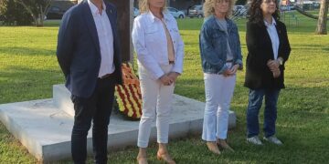 Tortosa crida a la memòria democràtica durant l’homenatge a Companys