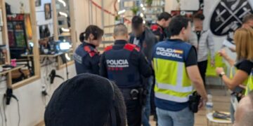 Un dispositiu Kanpai a Tortosa identifica 75 persones i detecta diverses infraccions